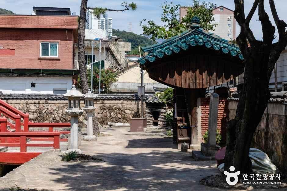 연화사(김해) 여행 추천 - 메고지고 연화사(김해) 여행 추천 - 메고지고