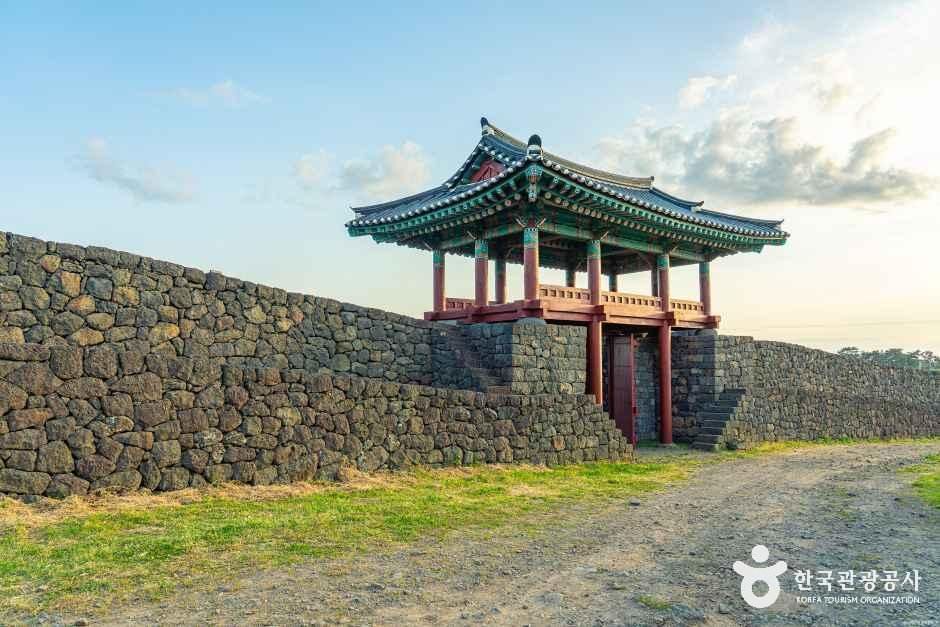 명월성지 여행 추천 - 메고지고 명월성지 여행 추천 - 메고지고