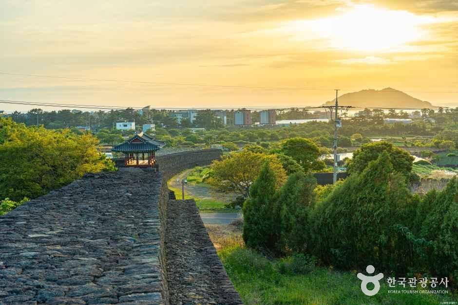 명월성지 여행 추천 - 메고지고 명월성지 여행 추천 - 메고지고