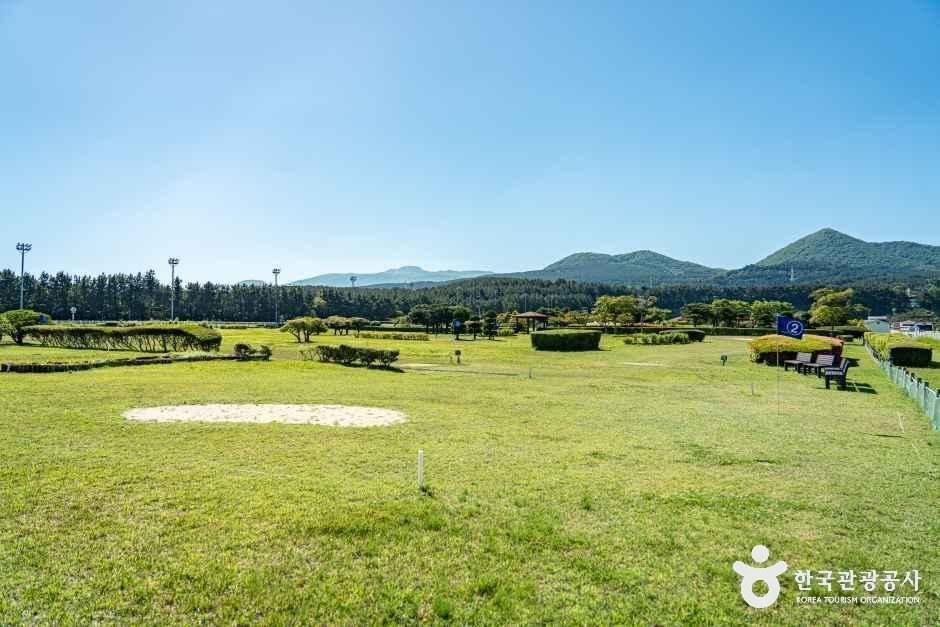 말 테마파크 골프장 (렛츠런파크 제주) 여행 추천 - 메고지고