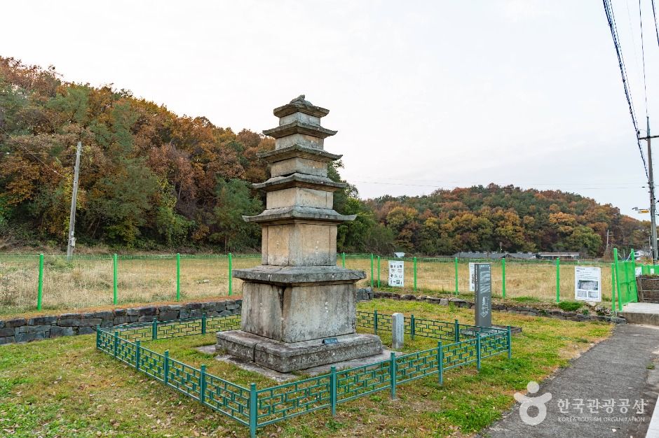 천안 천흥사지 당간지주·오층석탑 여행 추천 - 메고지고