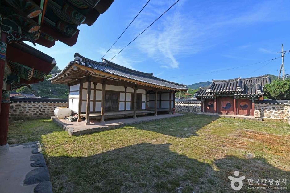 덕산사(금산) 여행 추천 - 메고지고 덕산사(금산) 여행 추천 - 메고지고