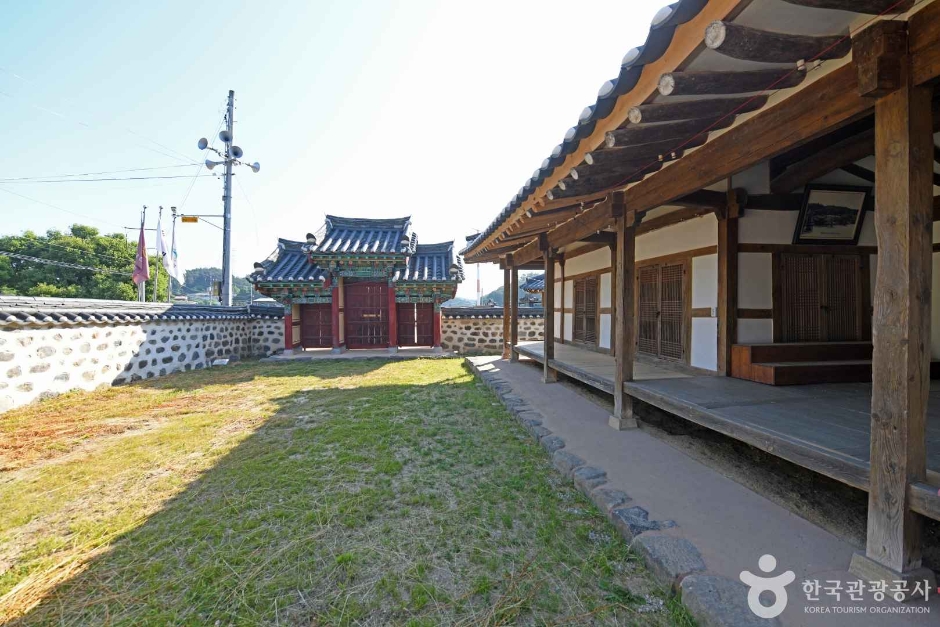 덕산사(금산) 여행 추천 - 메고지고 덕산사(금산) 여행 추천 - 메고지고