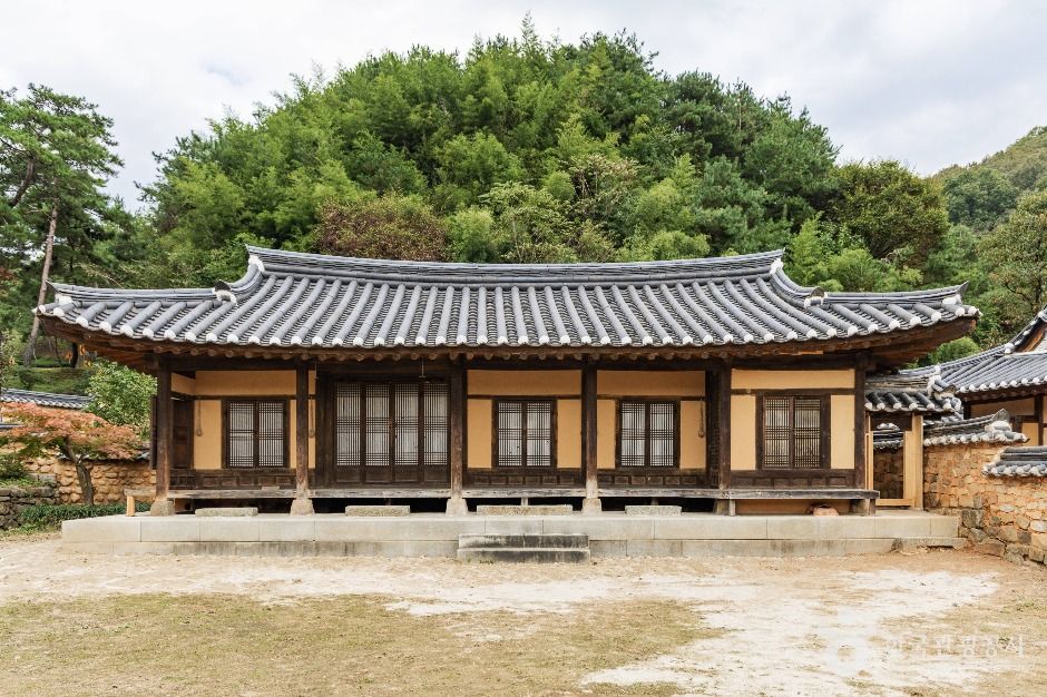 괴산 홍범식 고가(벽초 홍명희 생가) 여행 추천 - 메고지고