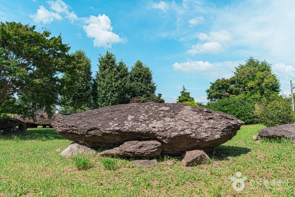 부안 구암리 지석묘군 여행 추천 - 메고지고