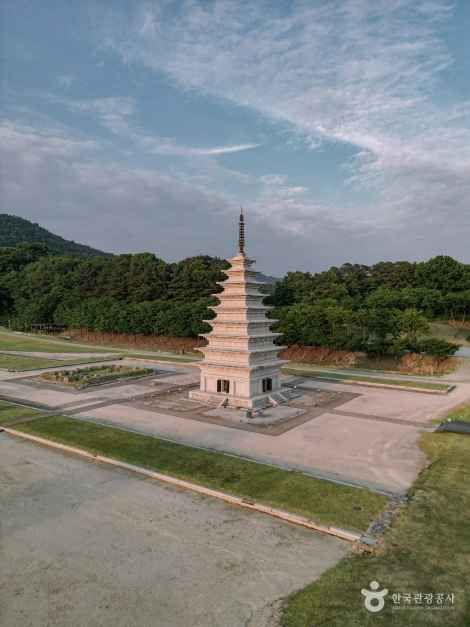 익산 미륵사지 [유네스코 세계유산] 여행 추천 - 메고지고