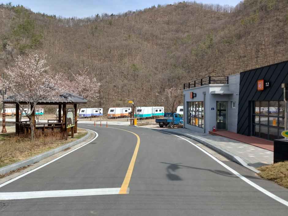 빙계얼음골 야영장 여행 추천 - 메고지고