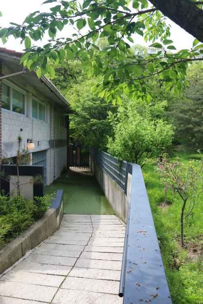 엄미술관 여행 추천 - 메고지고