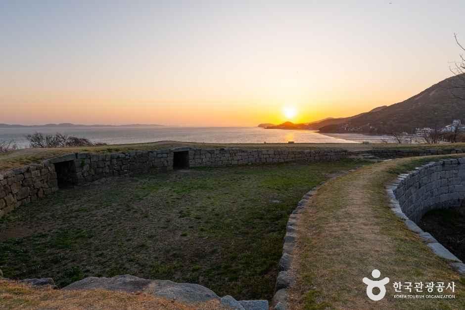 강화 분오리돈대 여행 추천 - 메고지고 강화 분오리돈대 여행 추천 - 메고지고