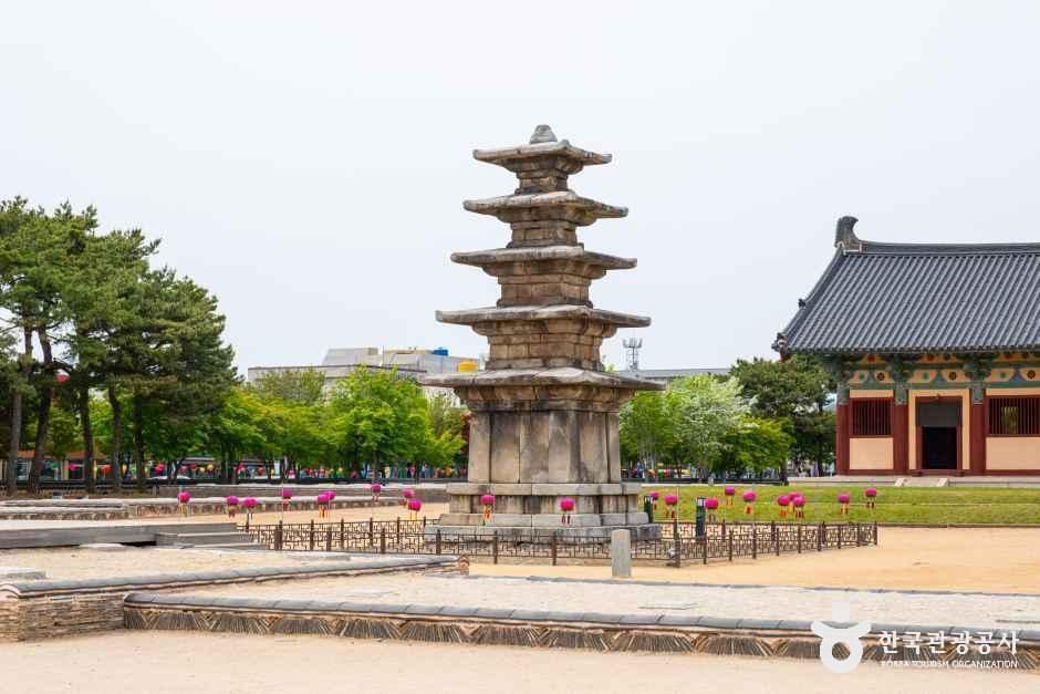 부여 정림사지 오층석탑 [유네스코 세계유산] 여행 추천 - 메고지고