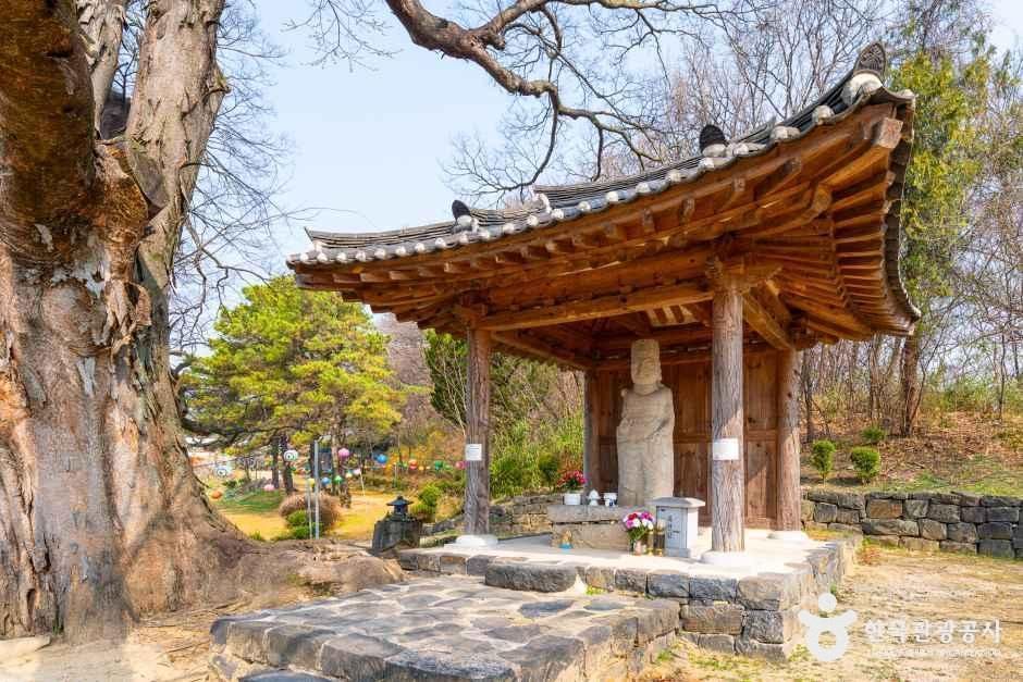 증평 미암리 석조관음보살입상 여행 추천 - 메고지고 증평 미암리 석조관음보살입상 여행 추천 - 메고지고