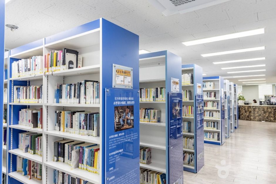 통영시립도서관 여행 추천 - 메고지고 통영시립도서관 여행 추천 - 메고지고