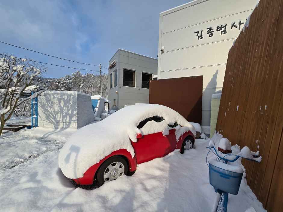 김종범사진문화관 여행 추천 - 메고지고