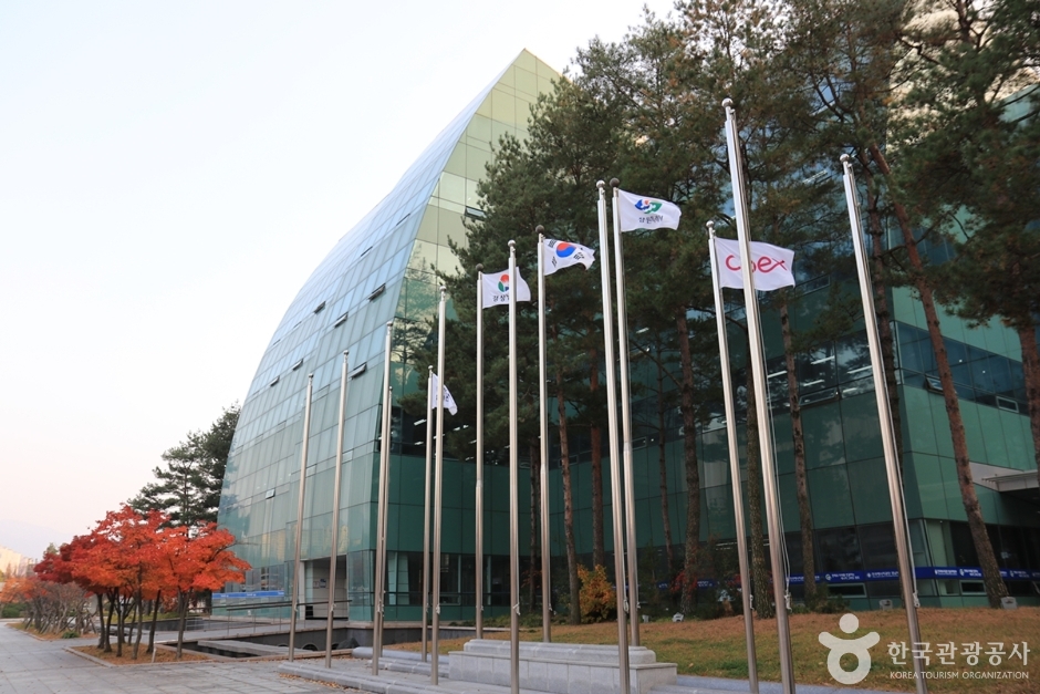 CECO 창원컨벤션센터 여행 추천 - 메고지고 CECO 창원컨벤션센터 여행 추천 - 메고지고