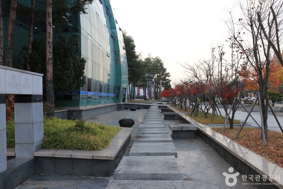 CECO 창원컨벤션센터 여행 추천 - 메고지고 CECO 창원컨벤션센터 여행 추천 - 메고지고