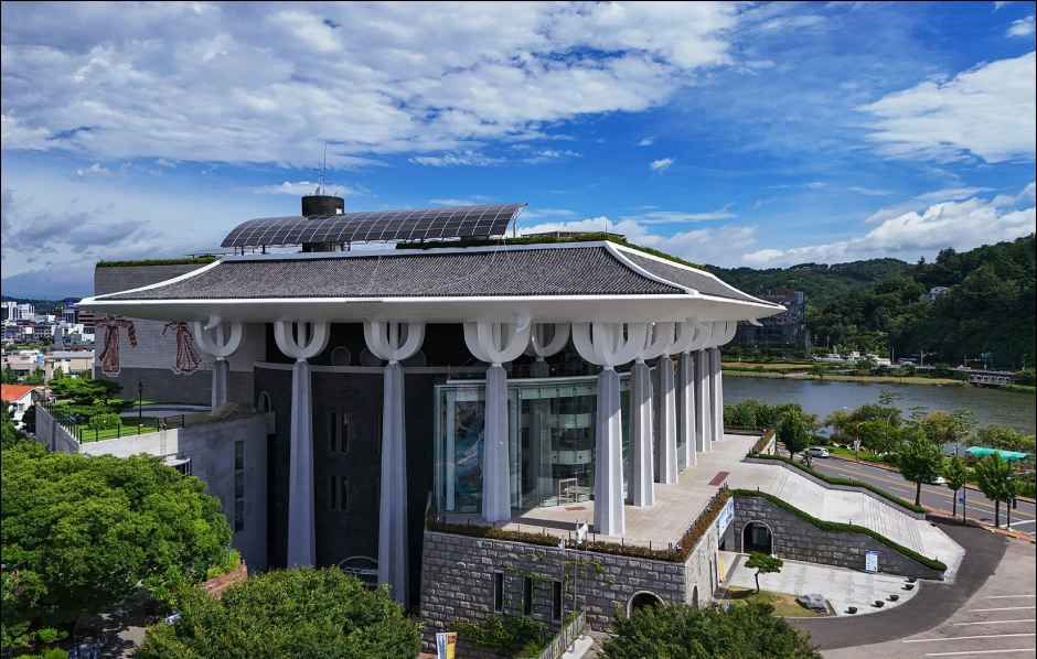경상남도문화예술회관 여행 추천 - 메고지고 경상남도문화예술회관 여행 추천 - 메고지고