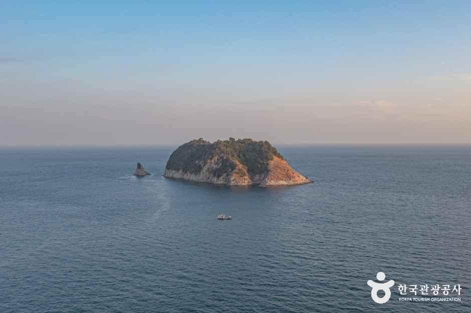 문섬·섶섬·범섬·새섬 여행 추천 - 메고지고 문섬·섶섬·범섬·새섬 여행 추천 - 메고지고