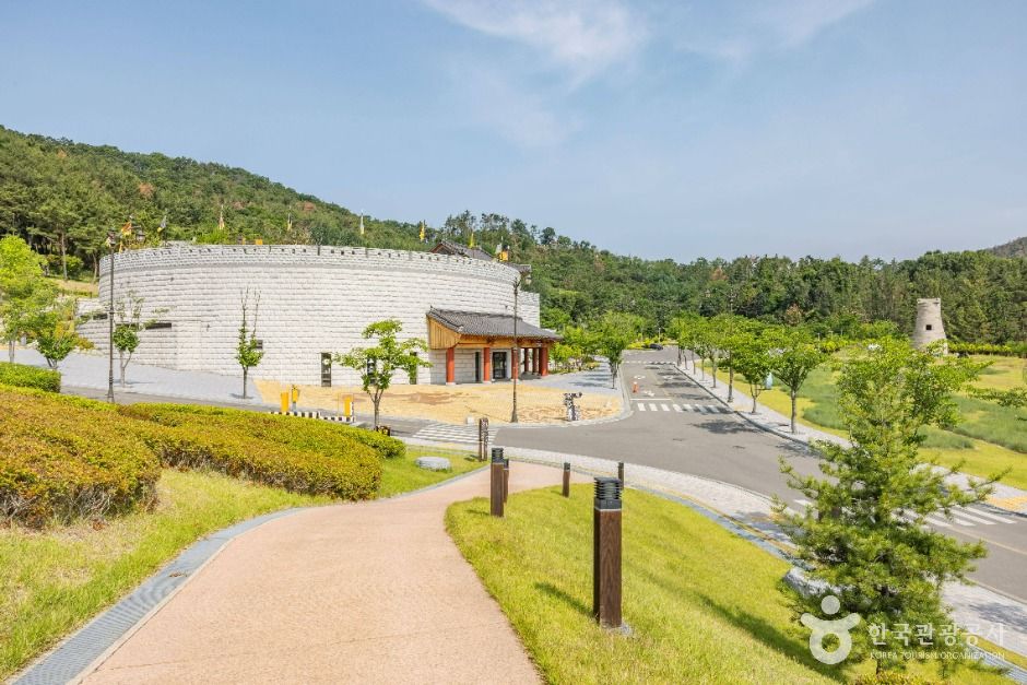 화랑마을 여행 추천 - 메고지고 화랑마을 여행 추천 - 메고지고