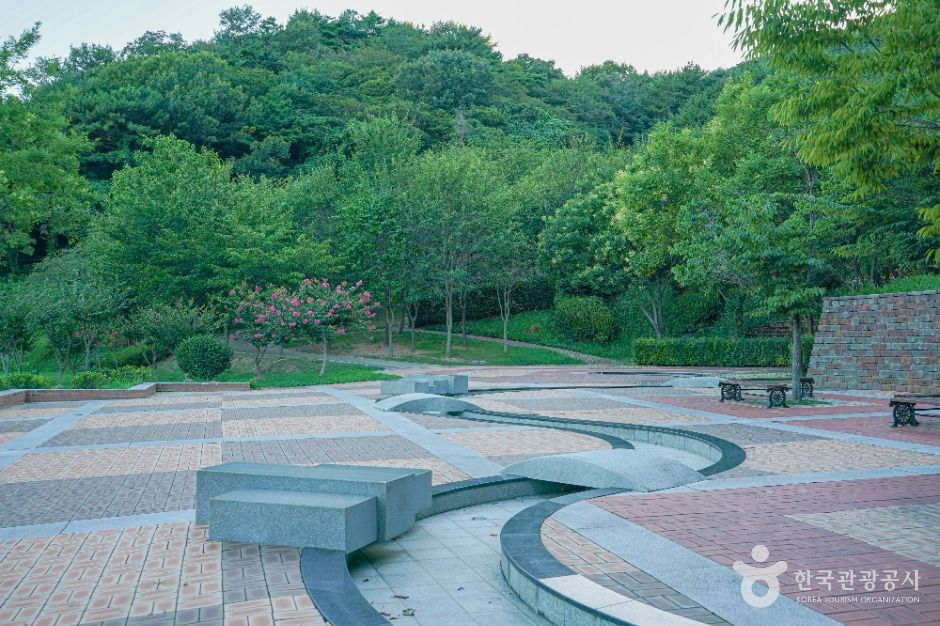 반룡산공원 여행 추천 - 메고지고