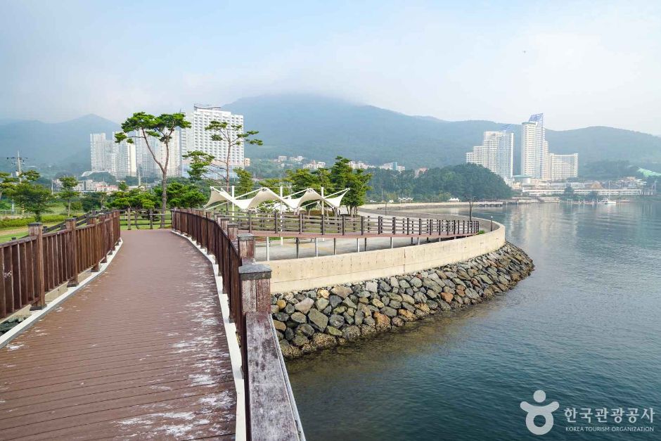 지세포항수변공원 여행 추천 - 메고지고