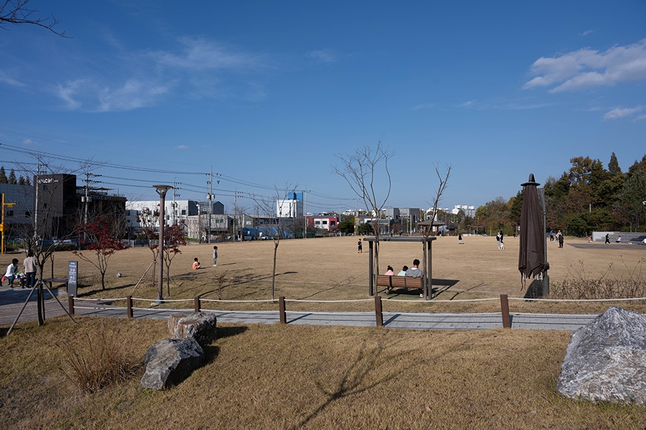 기배역사공원 여행 추천 - 메고지고 기배역사공원 여행 추천 - 메고지고