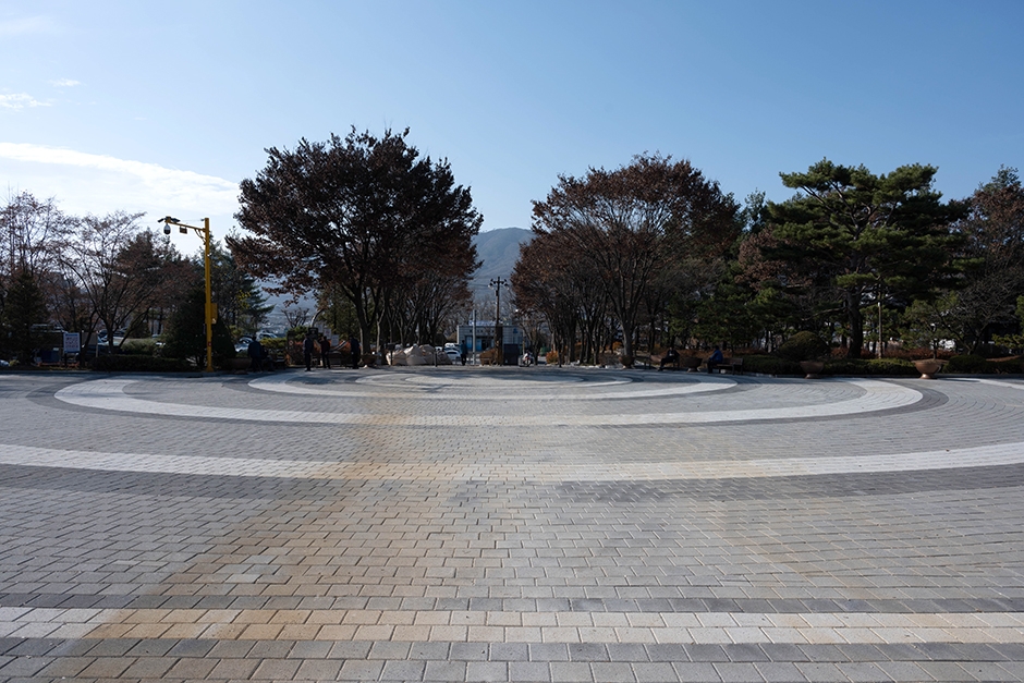 청성역사공원 여행 추천 - 메고지고