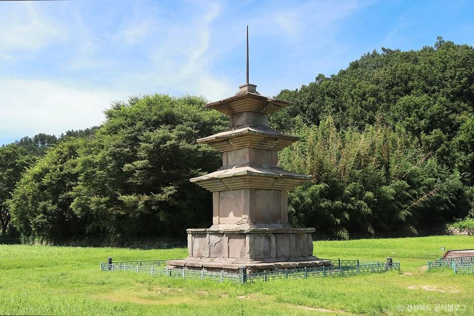 경주 감은사지 여행 추천 - 메고지고 경주 감은사지 여행 추천 - 메고지고