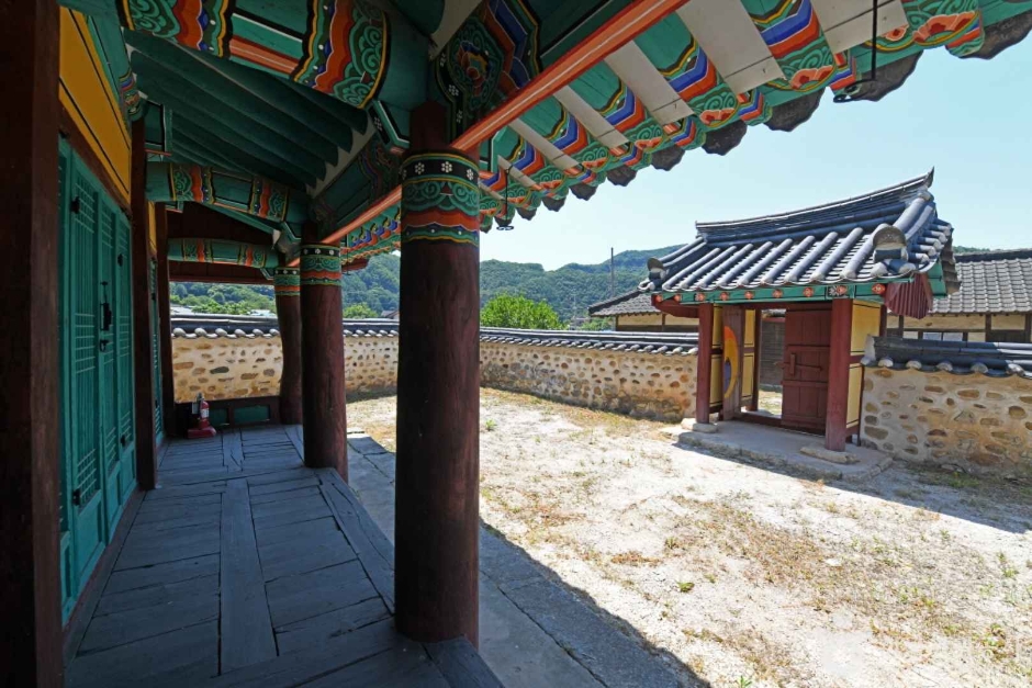 조헌사당(표충사) 여행 추천 - 메고지고 조헌사당(표충사) 여행 추천 - 메고지고