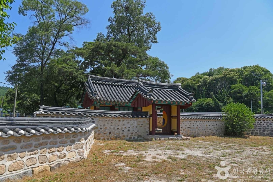 조헌사당(표충사) 여행 추천 - 메고지고 조헌사당(표충사) 여행 추천 - 메고지고
