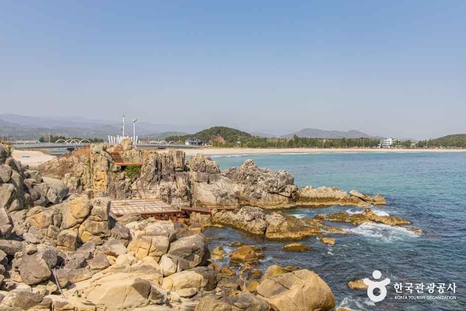 능파대 (강원평화지역 국가지질공원) 여행 추천 - 메고지고 능파대 (강원평화지역 국가지질공원) 여행 추천 - 메고지고