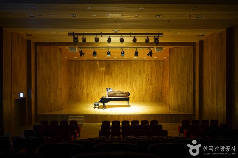 한영아트센터 여행 추천 - 메고지고 한영아트센터 여행 추천 - 메고지고