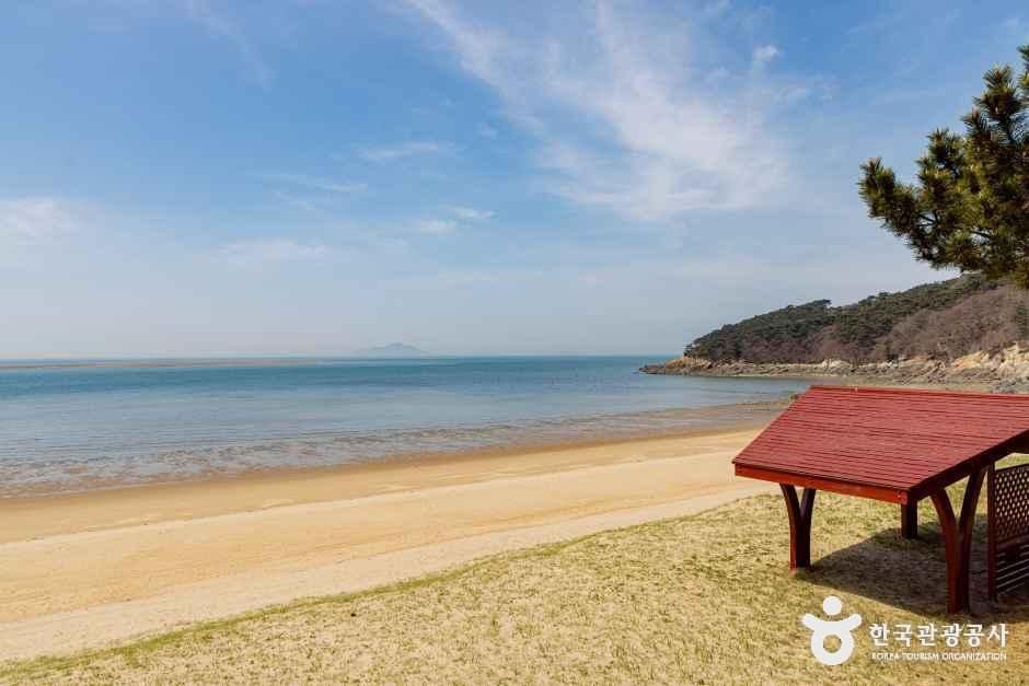 작은풀안해수욕장 여행 추천 - 메고지고 작은풀안해수욕장 여행 추천 - 메고지고