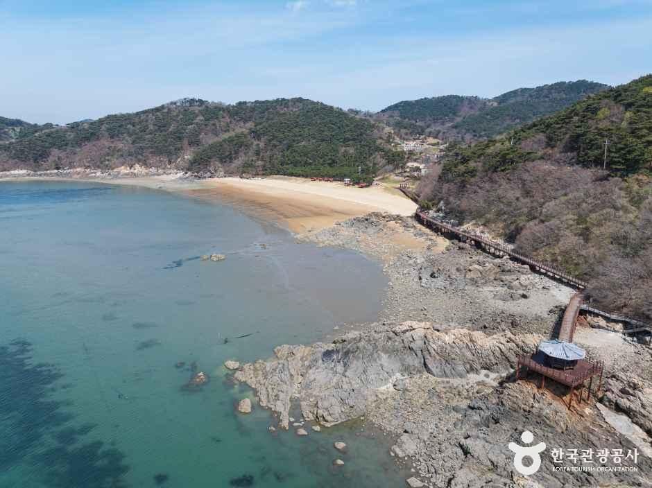 작은풀안해수욕장 여행 추천 - 메고지고 작은풀안해수욕장 여행 추천 - 메고지고