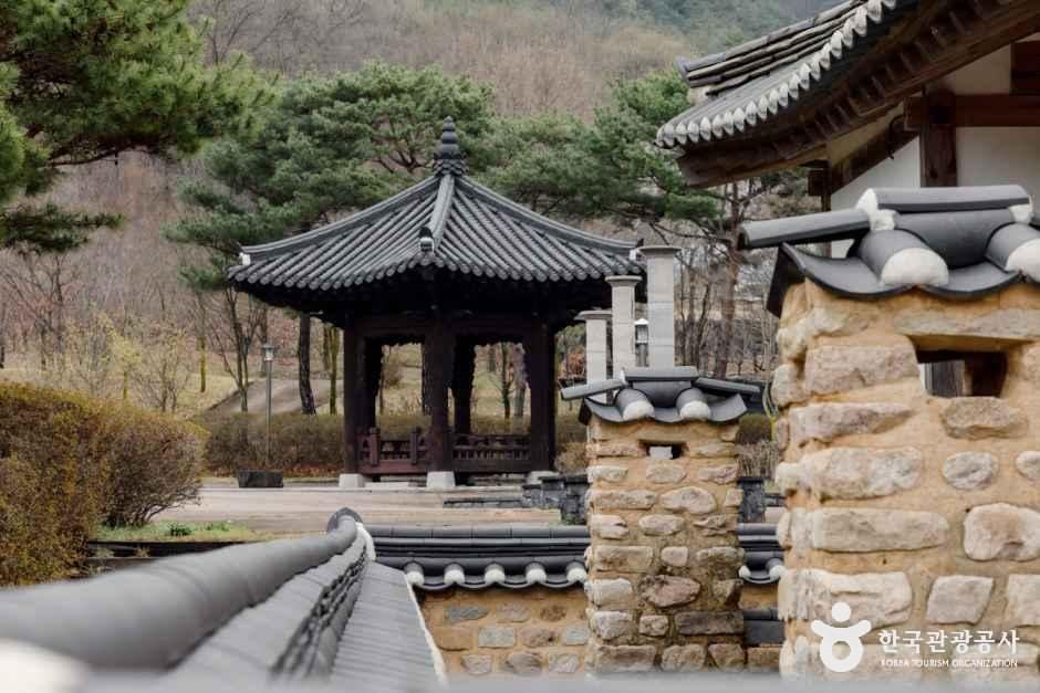 동학농민혁명기념공원 여행 추천 - 메고지고