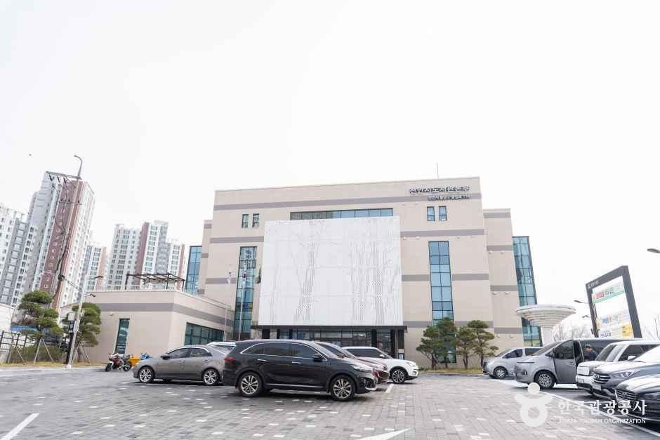 천안중앙도서관 여행 추천 - 메고지고 천안중앙도서관 여행 추천 - 메고지고