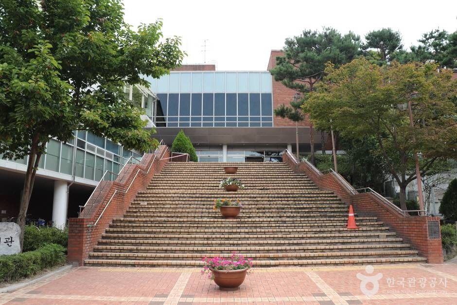 안성시 중앙도서관 여행 추천 - 메고지고