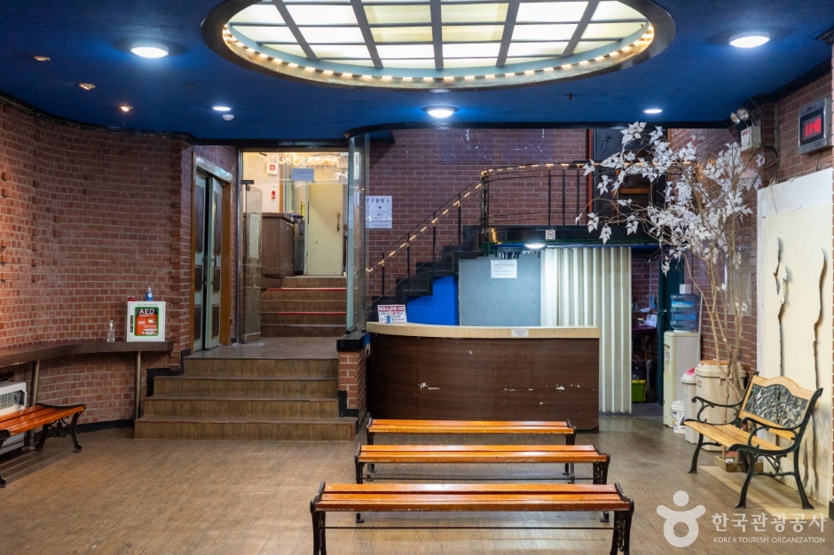 한성아트홀 여행 추천 - 메고지고 한성아트홀 여행 추천 - 메고지고