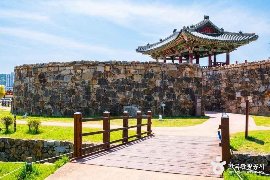웅천읍성 여행 추천 - 메고지고 웅천읍성 여행 추천 - 메고지고