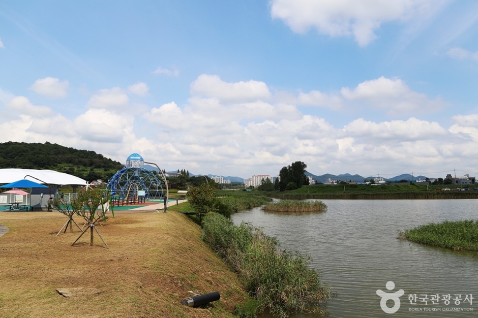 수남유수지생태공원 여행 추천 - 메고지고