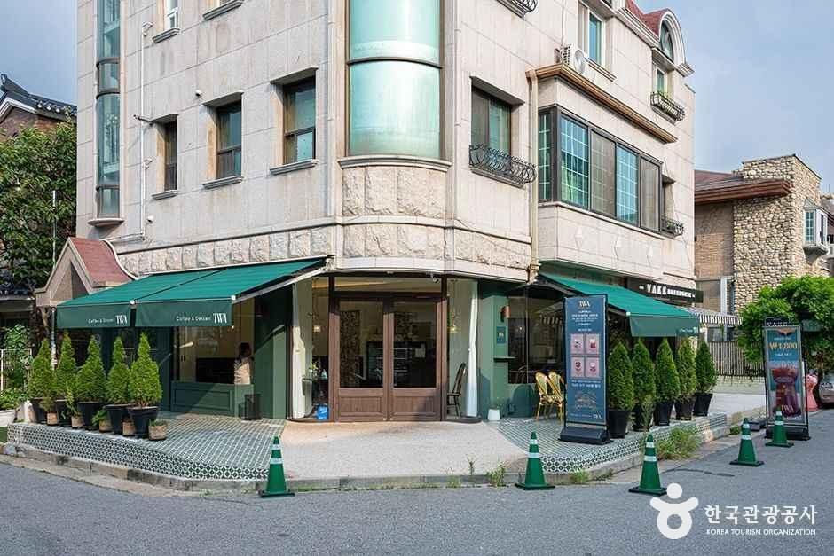 앤티크거리 보넷길 여행 추천 - 메고지고 앤티크거리 보넷길 여행 추천 - 메고지고