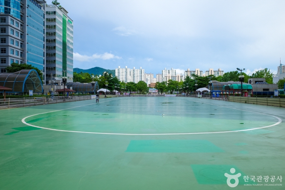 평촌미관광장 인라인스케이트장 여행 추천 - 메고지고