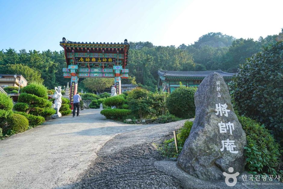 장수암 여행 추천 - 메고지고 장수암 여행 추천 - 메고지고