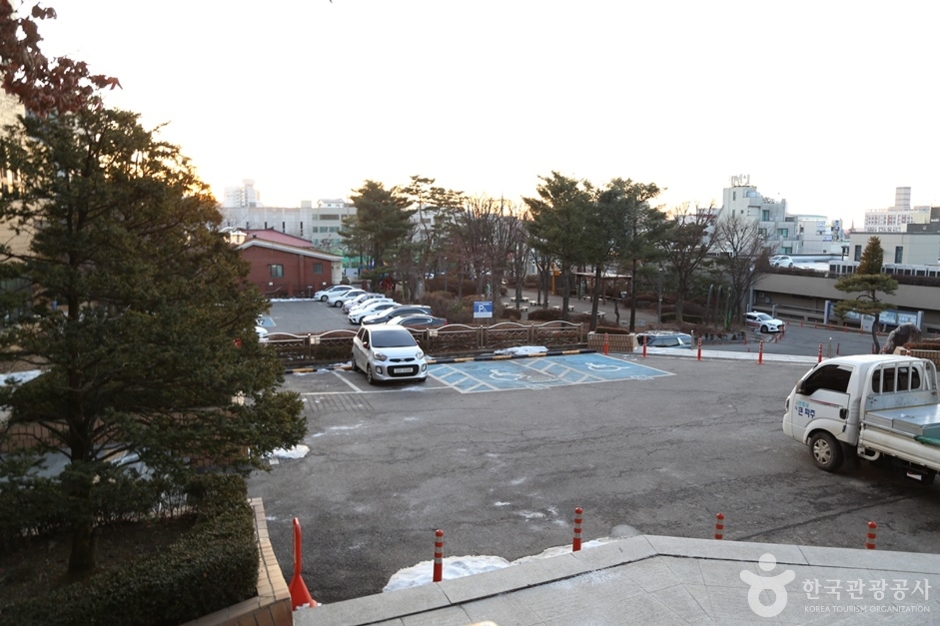 파주시민회관 여행 추천 - 메고지고