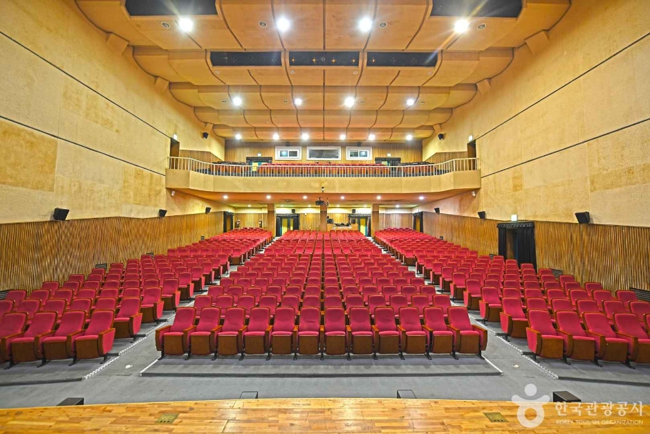 제천문화회관 여행 추천 - 메고지고 제천문화회관 여행 추천 - 메고지고