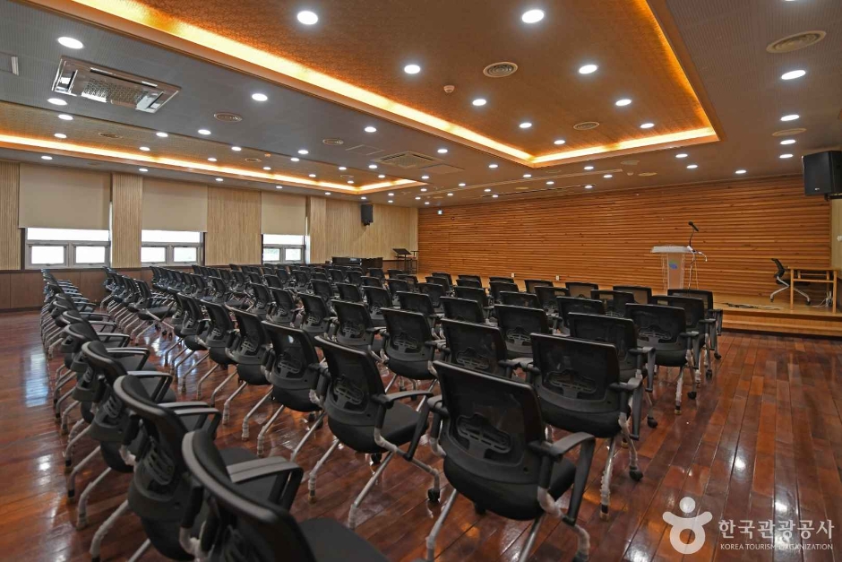 홍주문화회관 여행 추천 - 메고지고 홍주문화회관 여행 추천 - 메고지고