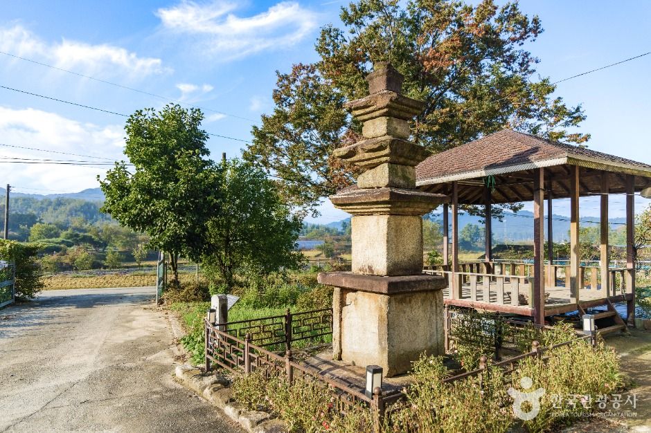 괴산 보안사 삼층석탑 여행 추천 - 메고지고 괴산 보안사 삼층석탑 여행 추천 - 메고지고