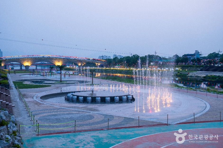 요천수경 음악분수 여행 추천 - 메고지고