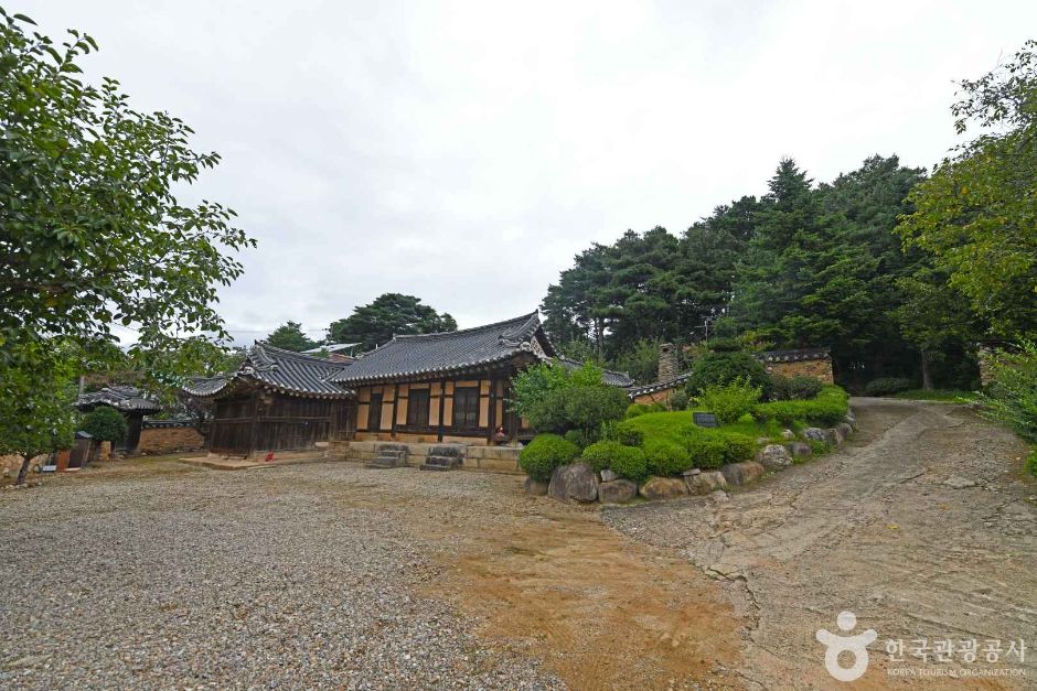 고성 어명기 고택 여행 추천 - 메고지고
