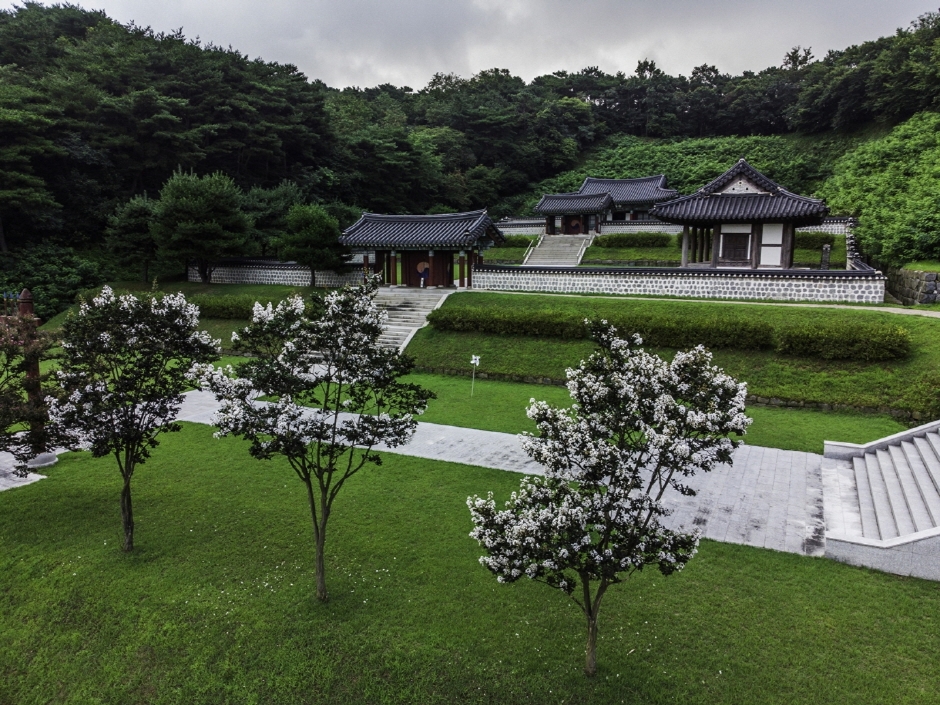 김좌진장군 사당 여행 추천 - 메고지고 김좌진장군 사당 여행 추천 - 메고지고