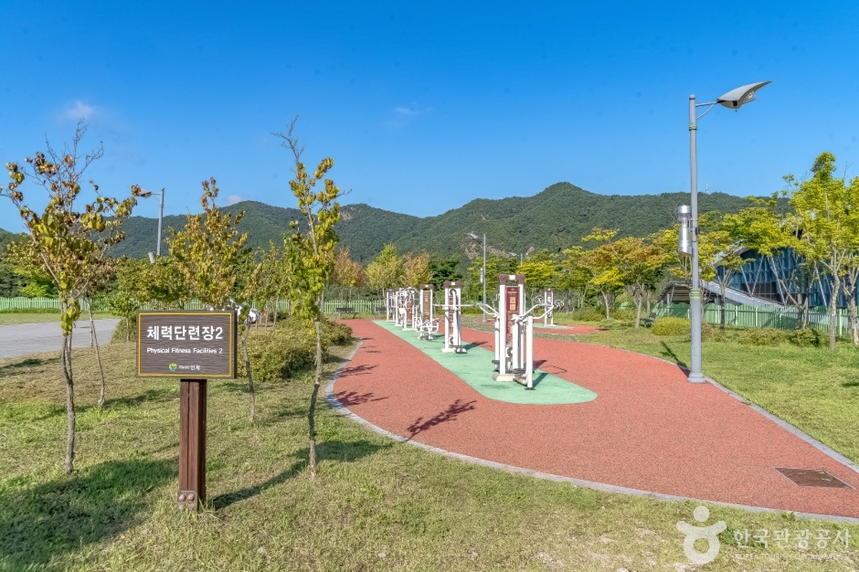 남면생활체육공원 여행 추천 - 메고지고 남면생활체육공원 여행 추천 - 메고지고